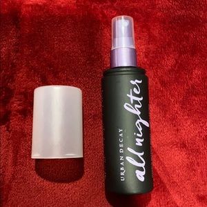 MAKE UP SETTING SPRAY